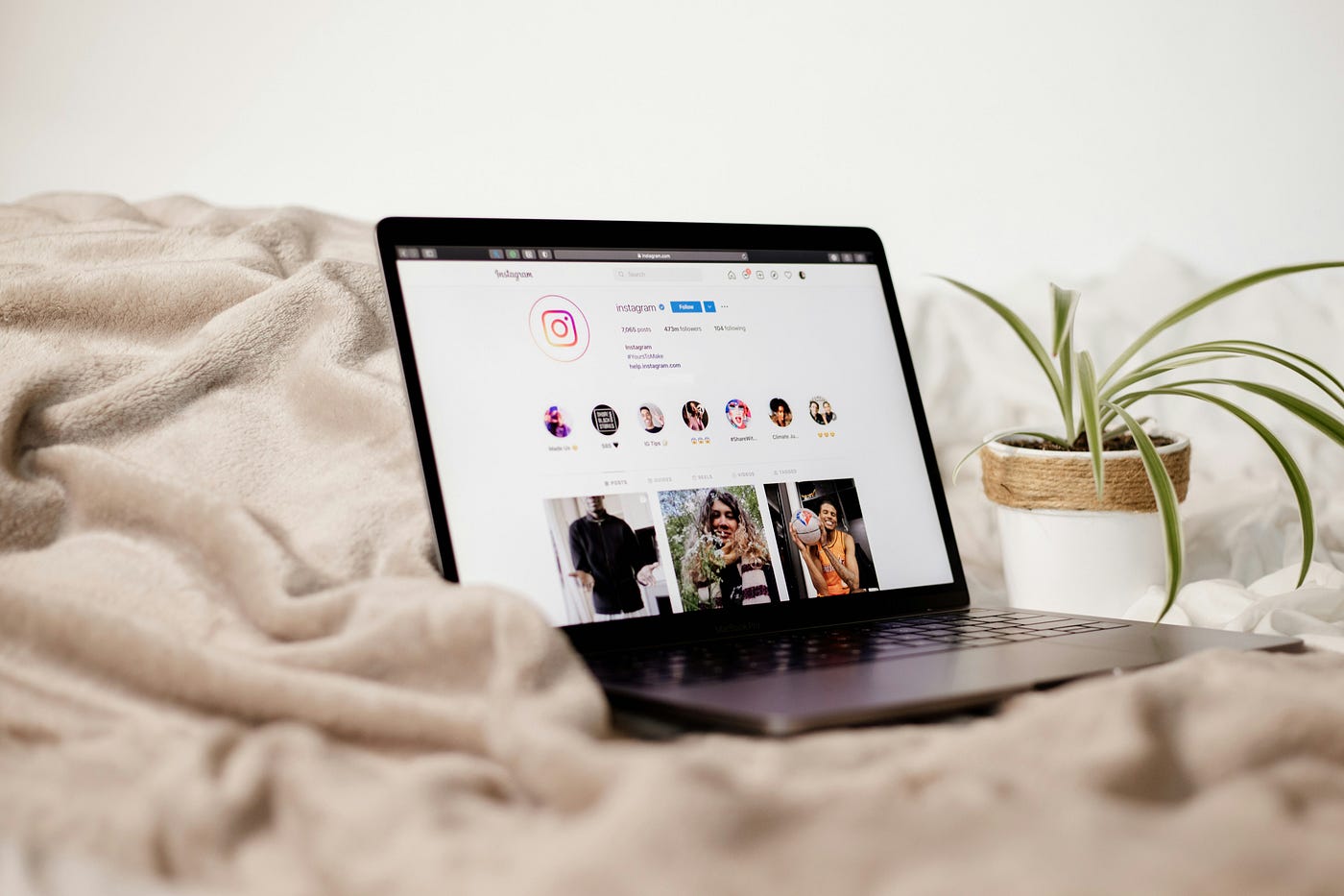Your Guide to Making Online Money in 2025